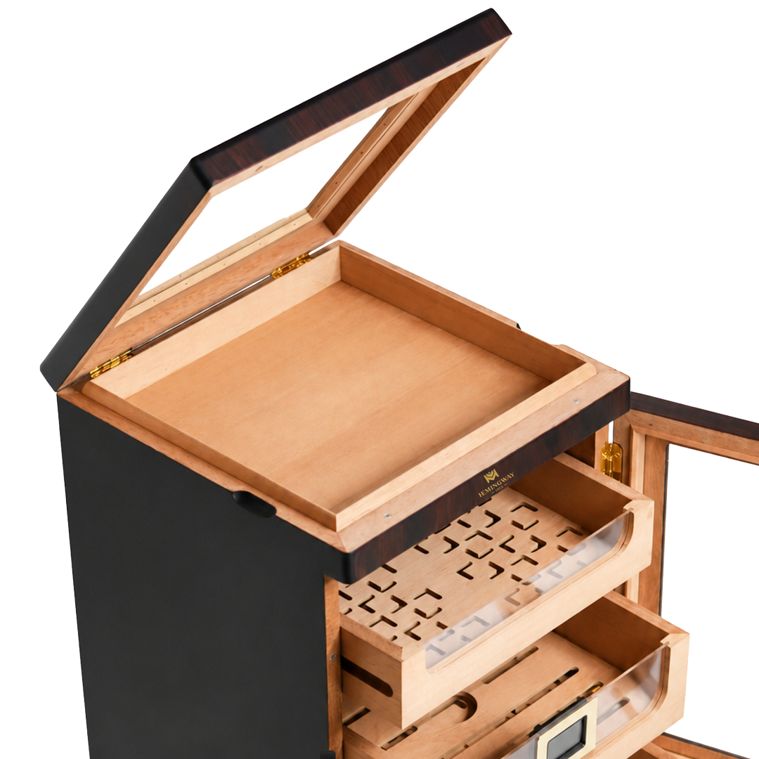 Hemingway Classic Humidor magnetic seal door detail