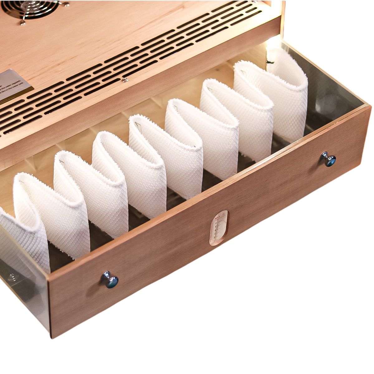 Hemingway 380A Limited Edition electric humidor - Lower water reservoir detail
