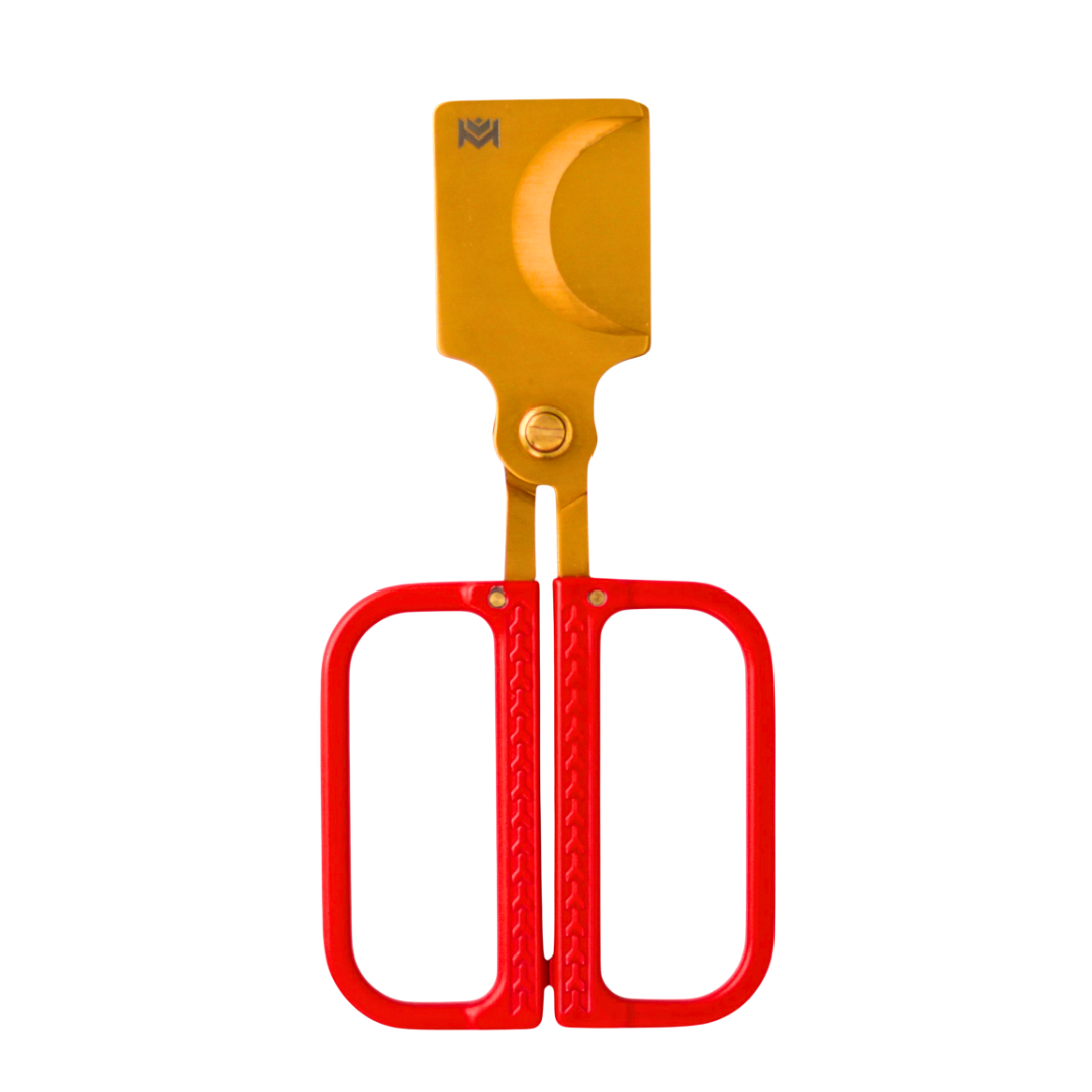 Hemingway gold and red cutter close-up