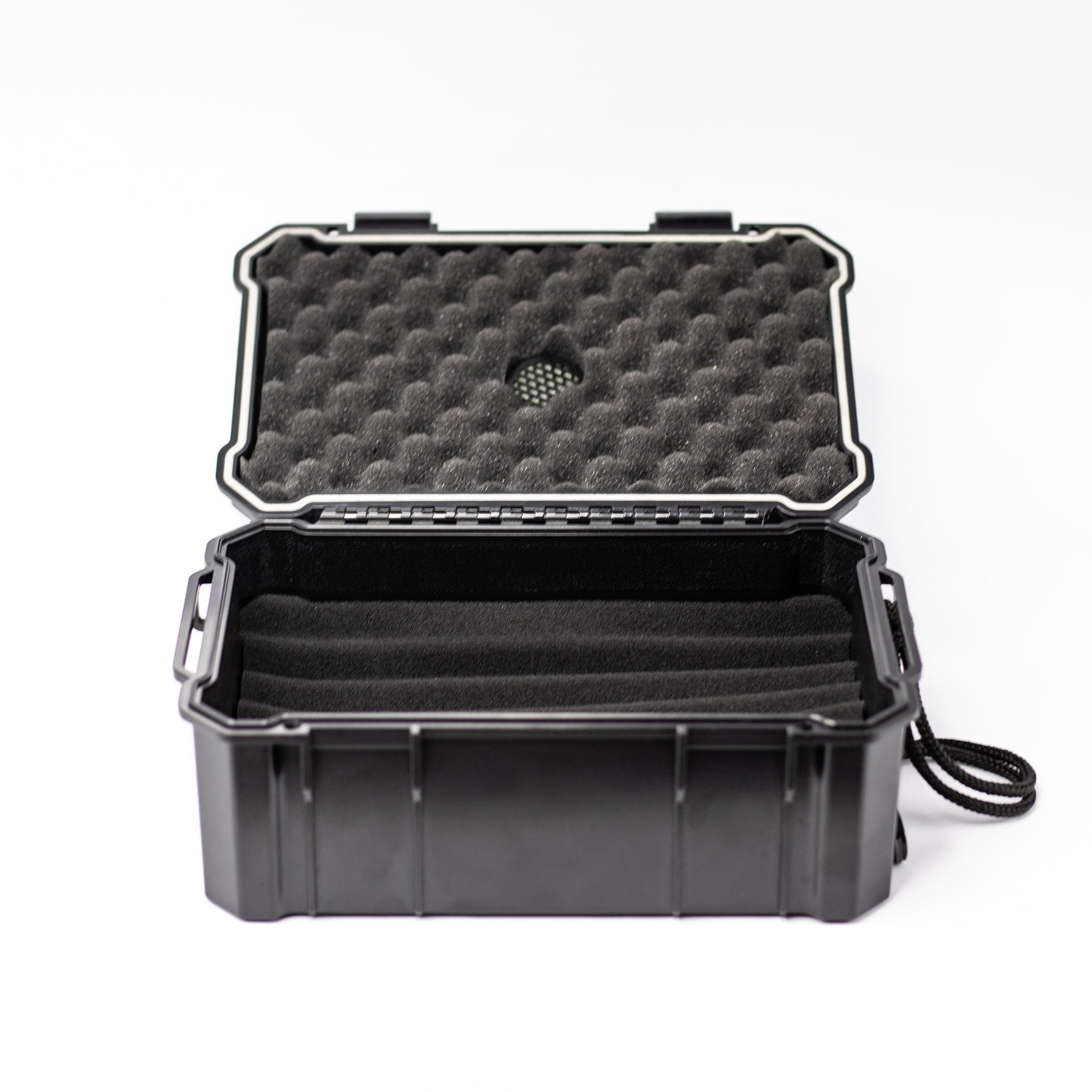 Medium travel cigar box with pluck foam interior